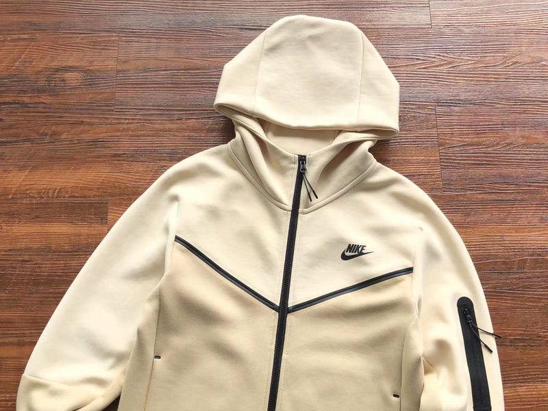 Conjunto Nike Tech Fleece Cream