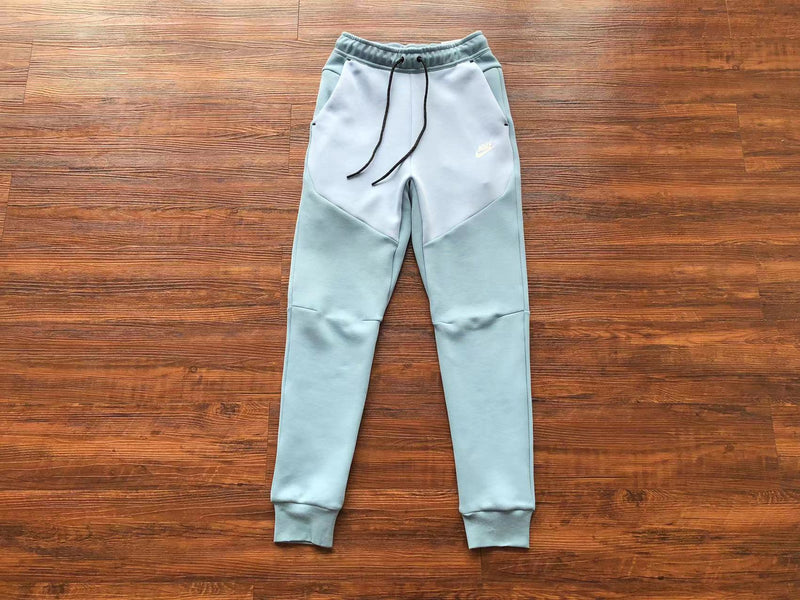 Conjunto Nike Tech Fleece Celestine Blue