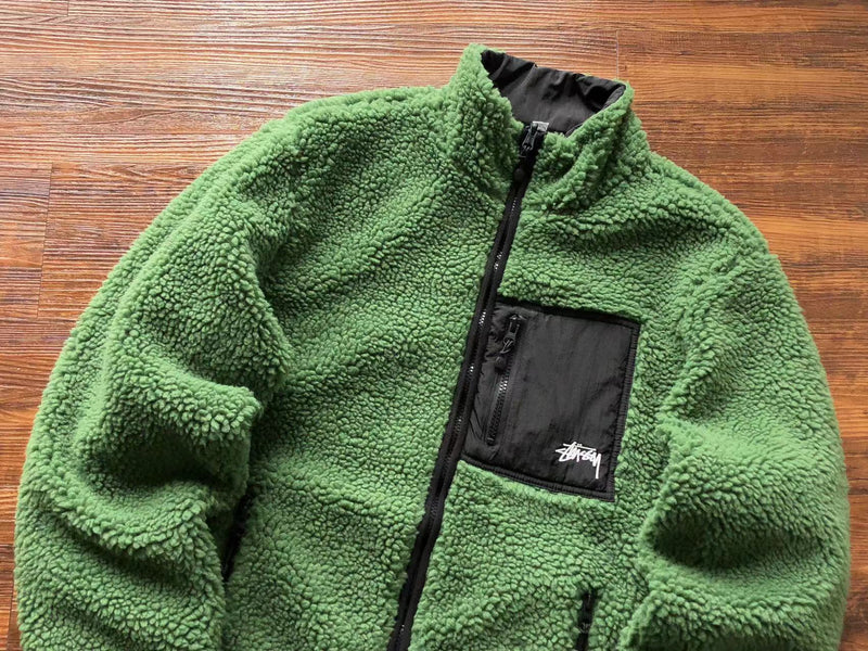 Jaqueta Stussy 8 Ball Sherpa Dupla Face Green