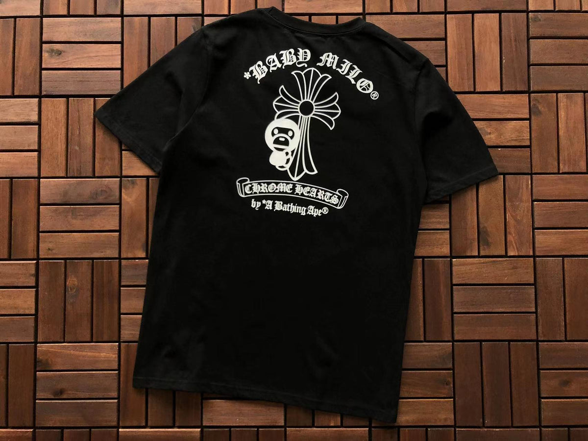 Camiseta BAPE x Chrome Hearts Baby Milo Camiseta BAPE x Chrome Hearts Baby Milo