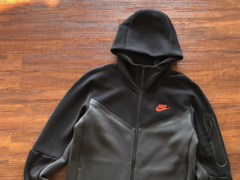 Conjunto Nike Tech Fleece Preto/Cinza/Laranja