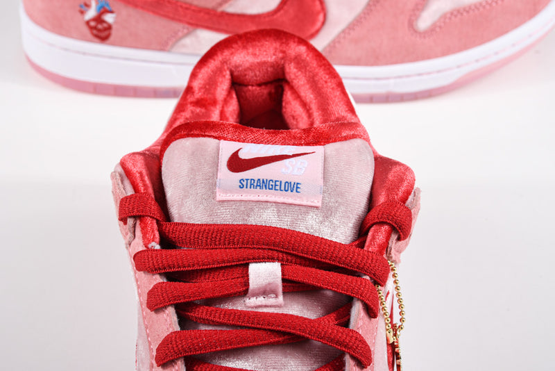 Nike SB Dunk Low Strangelove