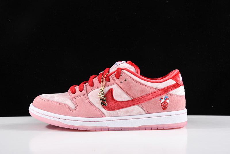 Nike SB Dunk Low Strangelove