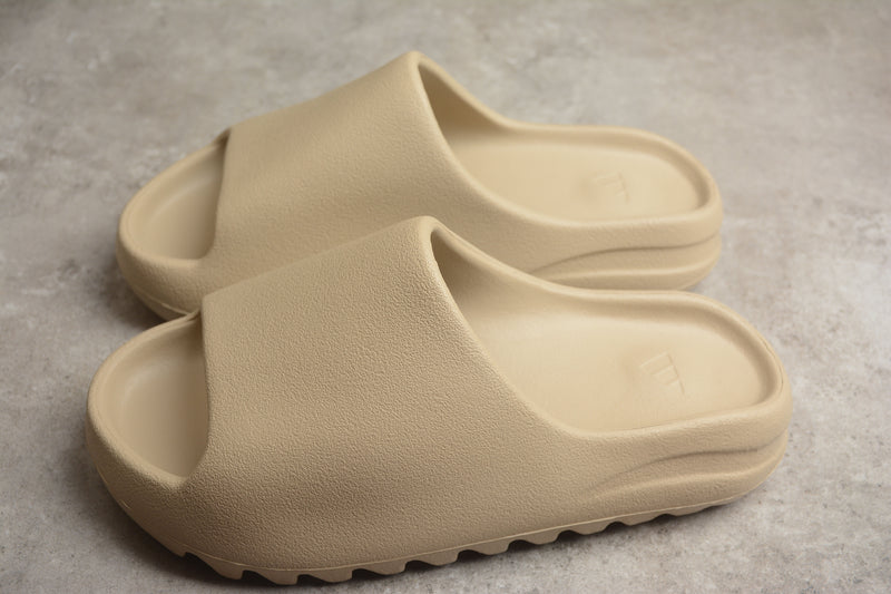 Yeezy Slide Pure