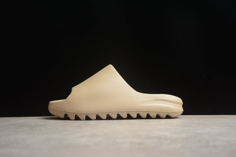 Yeezy Slide Pure