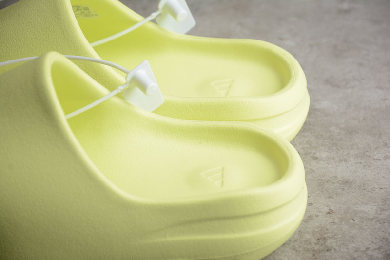 Yeezy Slide Glow Green