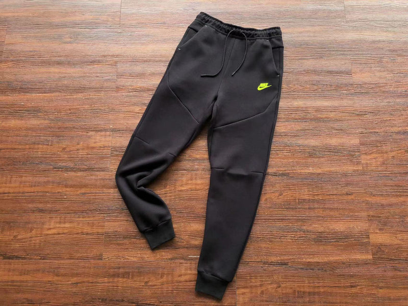 Conjunto Nike Tech Fleece Preto/Cinza/Amarelo