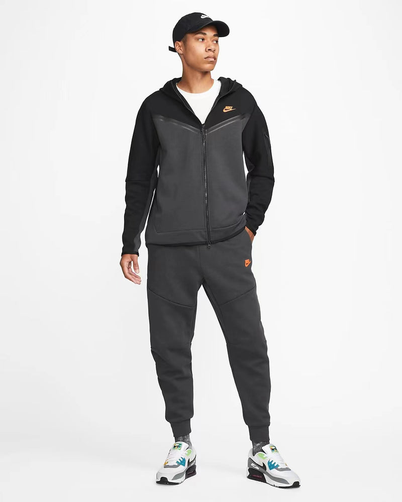 Conjunto Nike Tech Fleece Preto/Cinza/Laranja