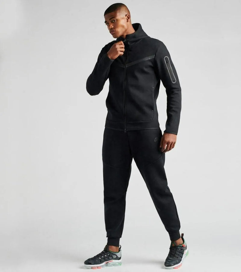 Conjunto Nike Tech Fleece Preto